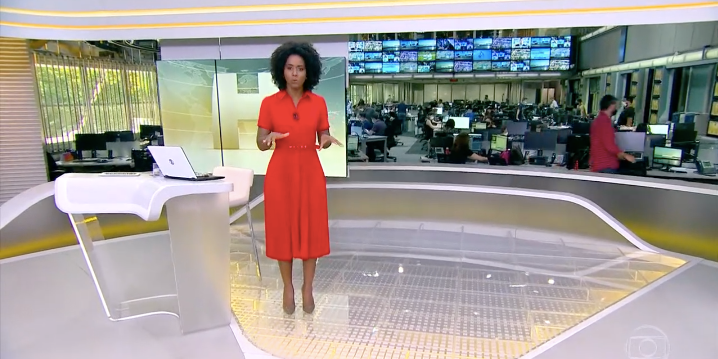 Maju Coutinho apareceu com um vestido vermelho no 'Jornal Hoje (Foto: reprodução/Globo)