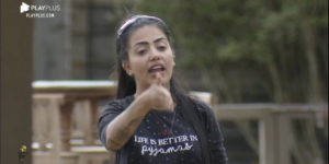 Mirella discutiu sobre Raíssa em A Fazenda 12 (Foto: reprodução/Record)