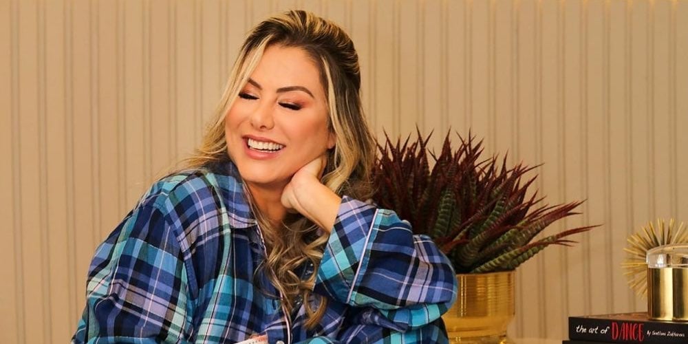 http://tvfoco.uai.com.br/wp-content/uploads/2015/05/Daniela-Mercury.jpg