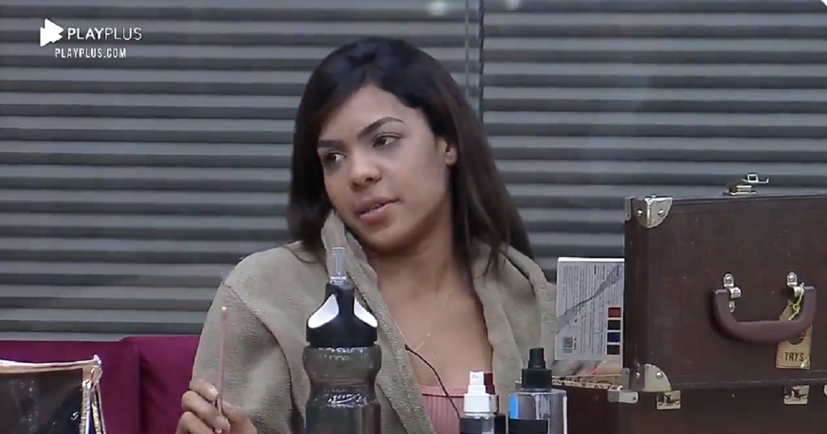 Tays revela ter ganhado apenas 800 reais de cachê por cada show na banda As Vingadoras (Foto: Reprodução)