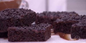 Bolo molhado de micro-ondas-feito por Ana Maria Braga (Foto: Reprodução)