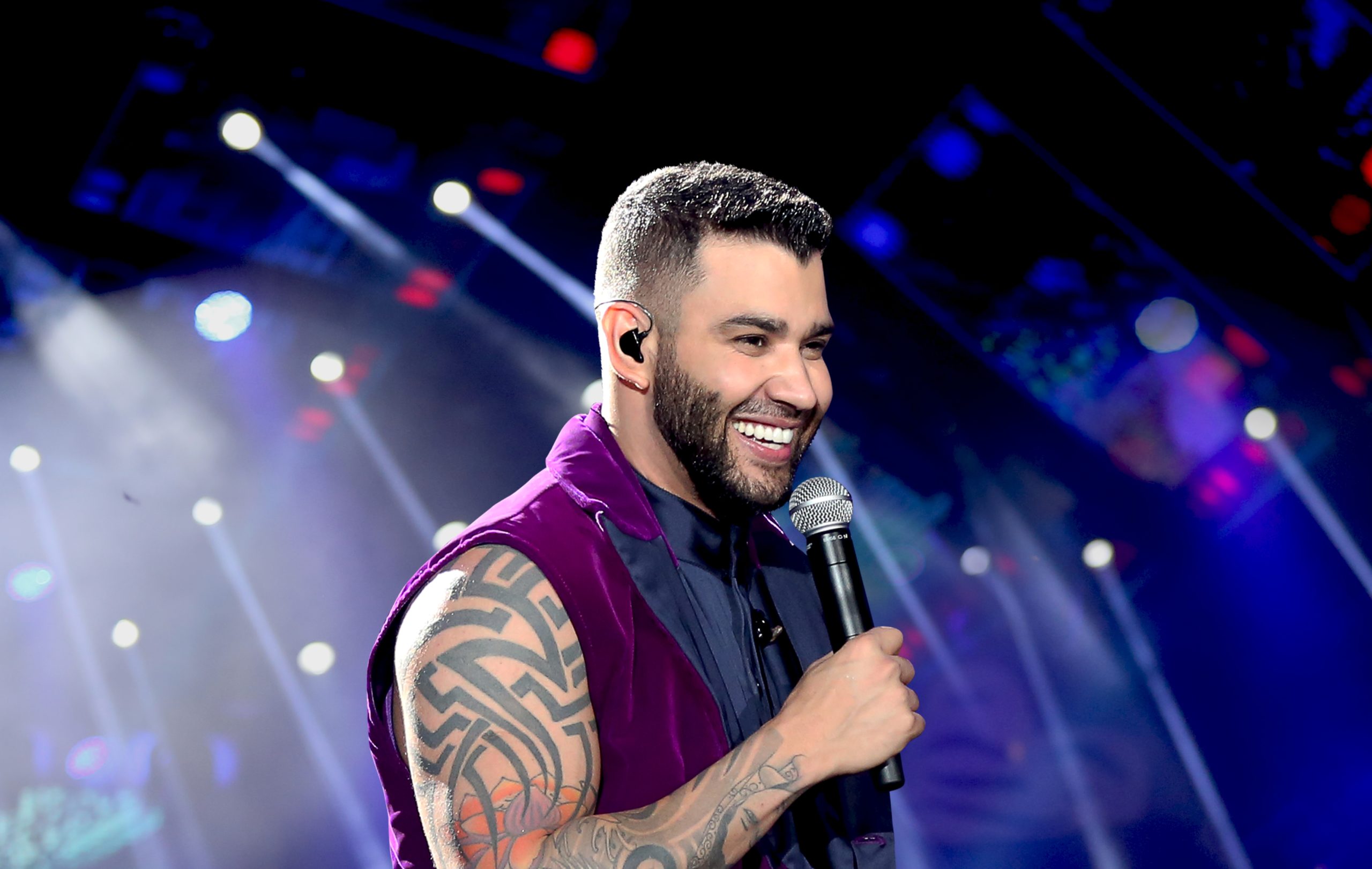 Gusttavo Lima deixa fãs enlouquecidas ao aparecer sem roupa nas redes sociais (Reprodução)