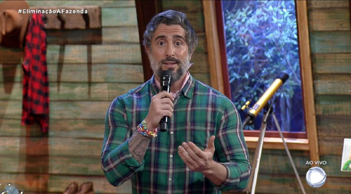 Marcos Mion surpreendeu ao falar sobre Faustão no reality show da Record TV A Fazenda (Foto: Reprodução)