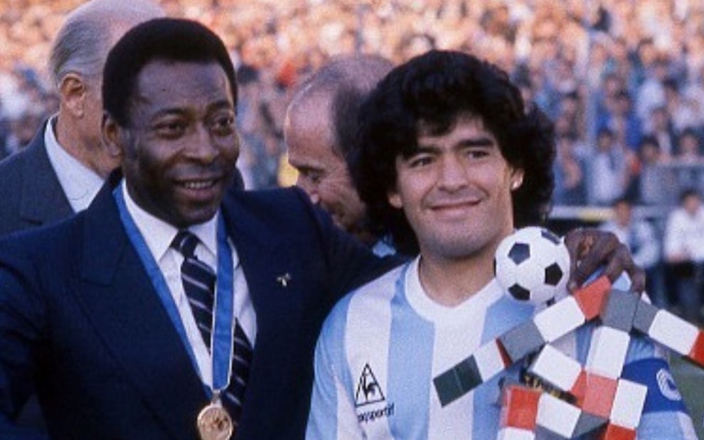 Pelé faz homenagem para Maradona nas redes sociais (Reprodução: Instagram)