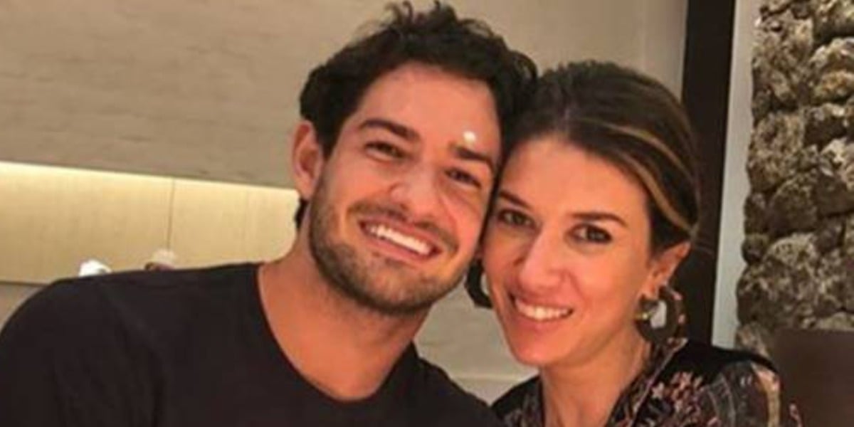 http://tvfoco.uai.com.br/wp-content/uploads/2015/05/Daniela-Mercury.jpg