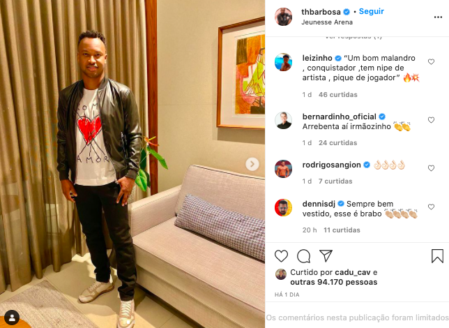 Thiaguinho impressiona seguidores com clique nos bastidores de show (Reprodução)