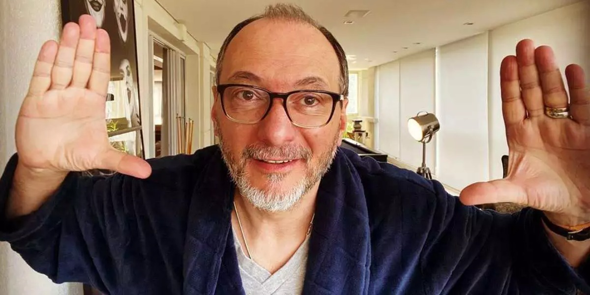 Brito Jr. massacra Record após erro em A Fazenda 12 (Foto: Reprodução)