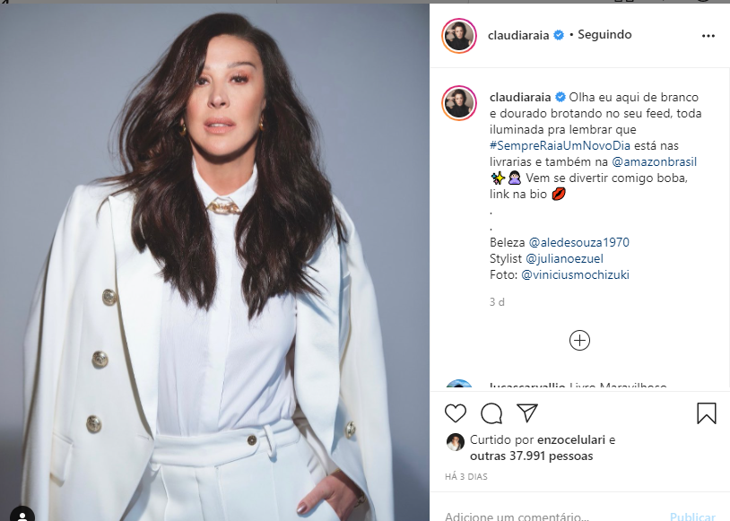 Claudia Raia surge poderosa em foto (Foto: Reprodução)