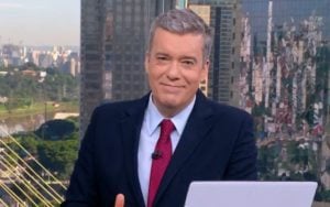 Roberto Kovalick ficou desconcertado com o gemidão na Globo (Foto: Reprodução)