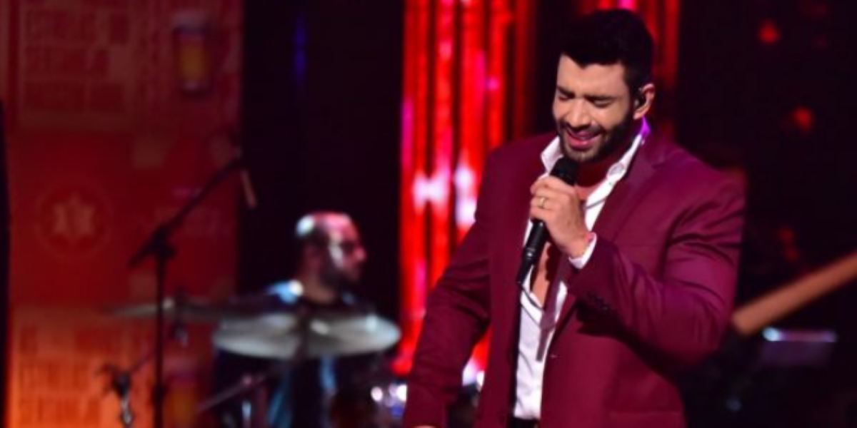 Cantor Gusttavo Lima surpreende com anel luxuoso (Foto: Reprodução)