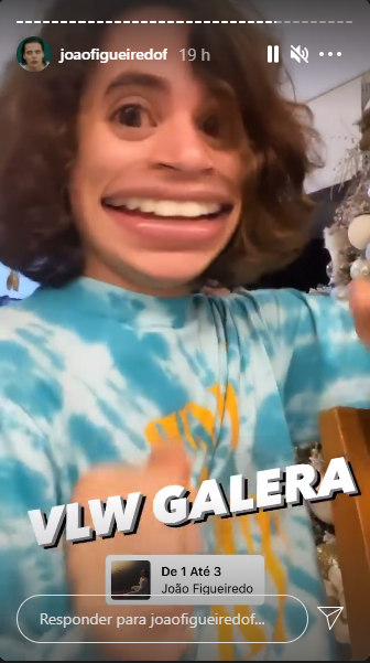 João Figueiredo, namorado de Sasha, brincou com um filtro que deixa o rosto desfigurado (Foto: Reprodução)