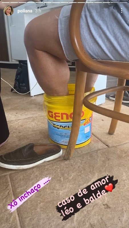 Poliana Rocha flagrou Leonardo com os pés dentro do balde após bebedeira (Foto: Reprodução/ Instagram)