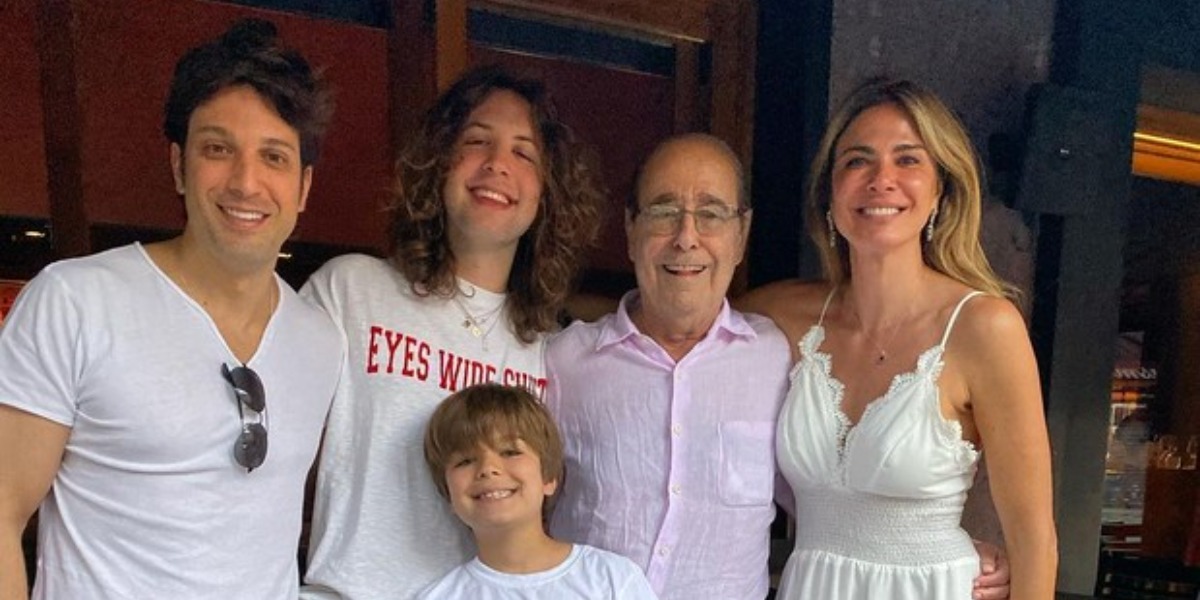 Luciana Gimenez com o pai, João Alberto Morad, o irmão, Marco Antônio Gimenez, e os filhos, Lucas e Lorenzo (Foto: Reprodução/Instagram)