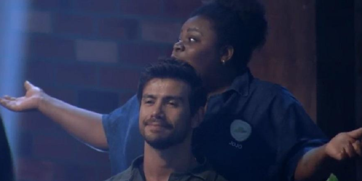 http://tvfoco.uai.com.br/wp-content/uploads/2015/05/Daniela-Mercury.jpg