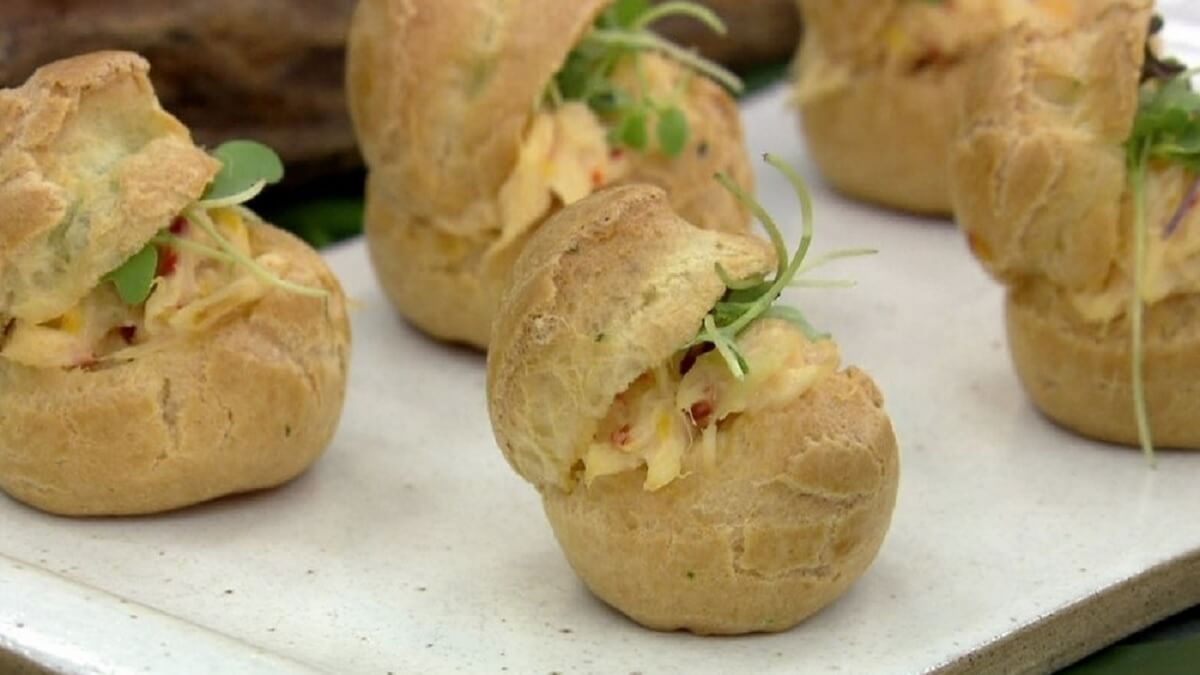 Profiteroles de bacalhau ensinado por Ana Maria Braga no Mais Você (Foto: Reprodução)