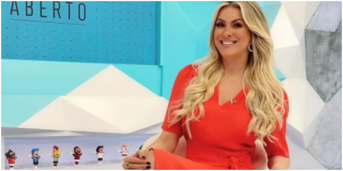 Renata Fan recebeu o carinho de seu cachorro de estimação (Foto: Reprodução/ Instagram)