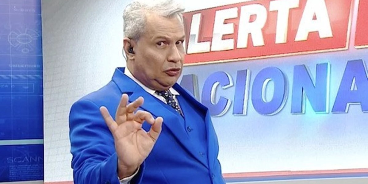 Sikêra Jr. solta os cachorros em Xuxa após processo (Foto: Reprodução)