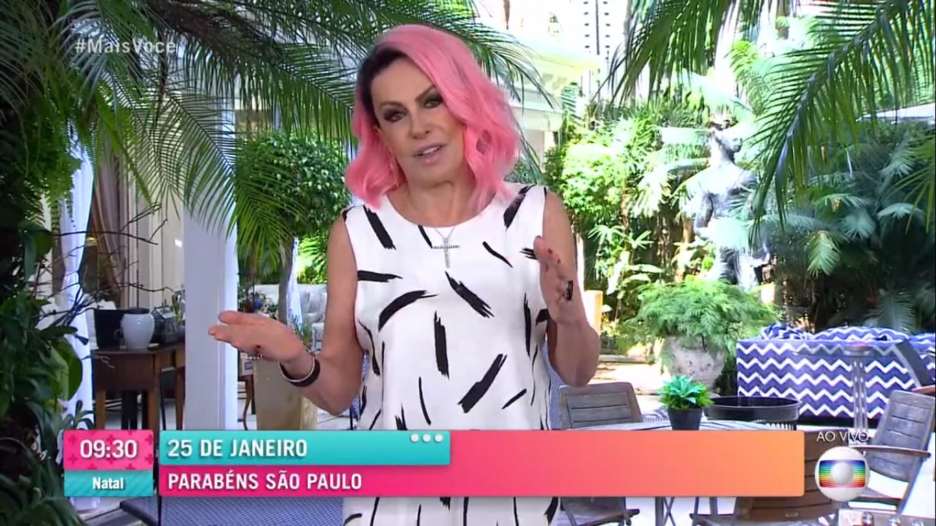 Ana Maria Braga com o cabelo rosa (Foto: Reprodução/Globo)