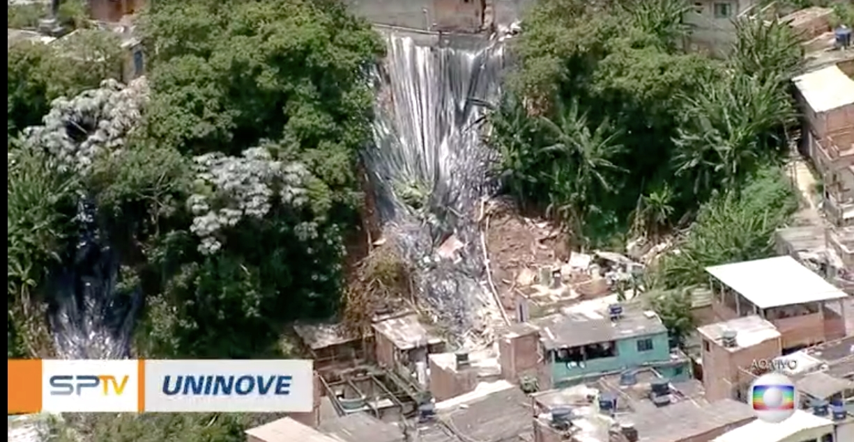 Chuvas causam desastre em Embu das Artes (Reprodução) 
