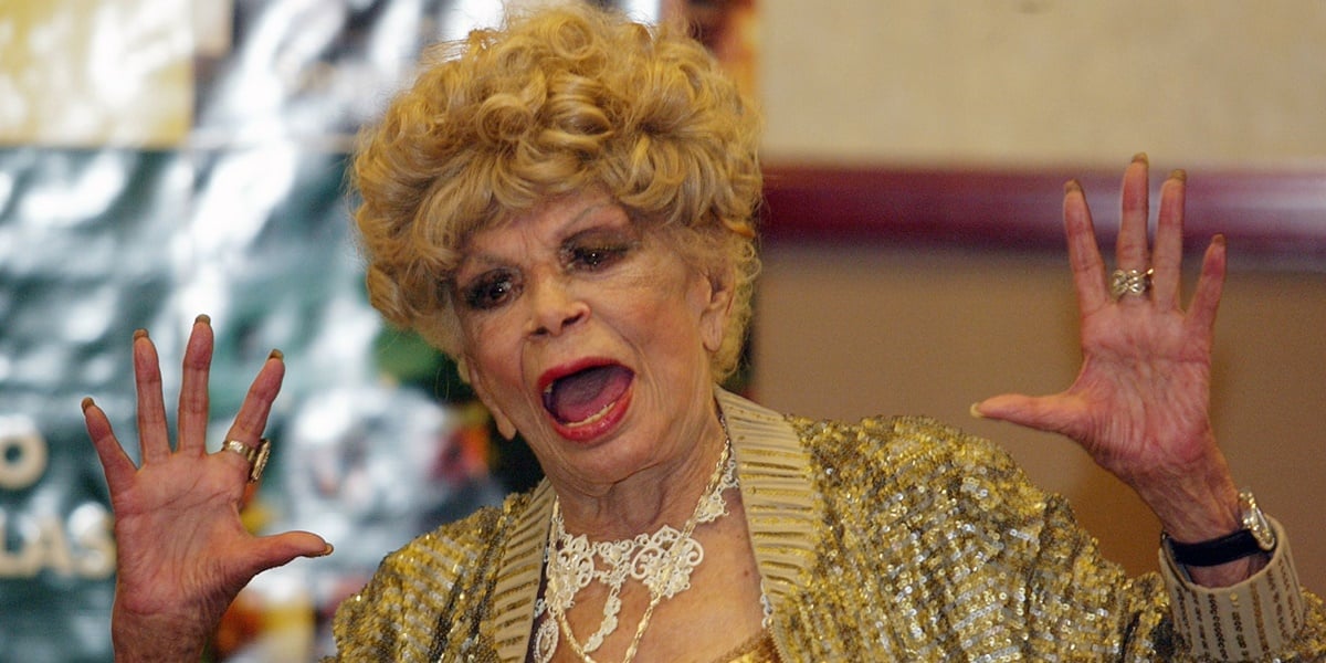 Dercy Gonçalves surgiu em carta psicografada após morte (Foto: Reprodução)