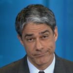 Willian Bonner durante o Jornal Nacional (Foto: Reprodução / Globo)