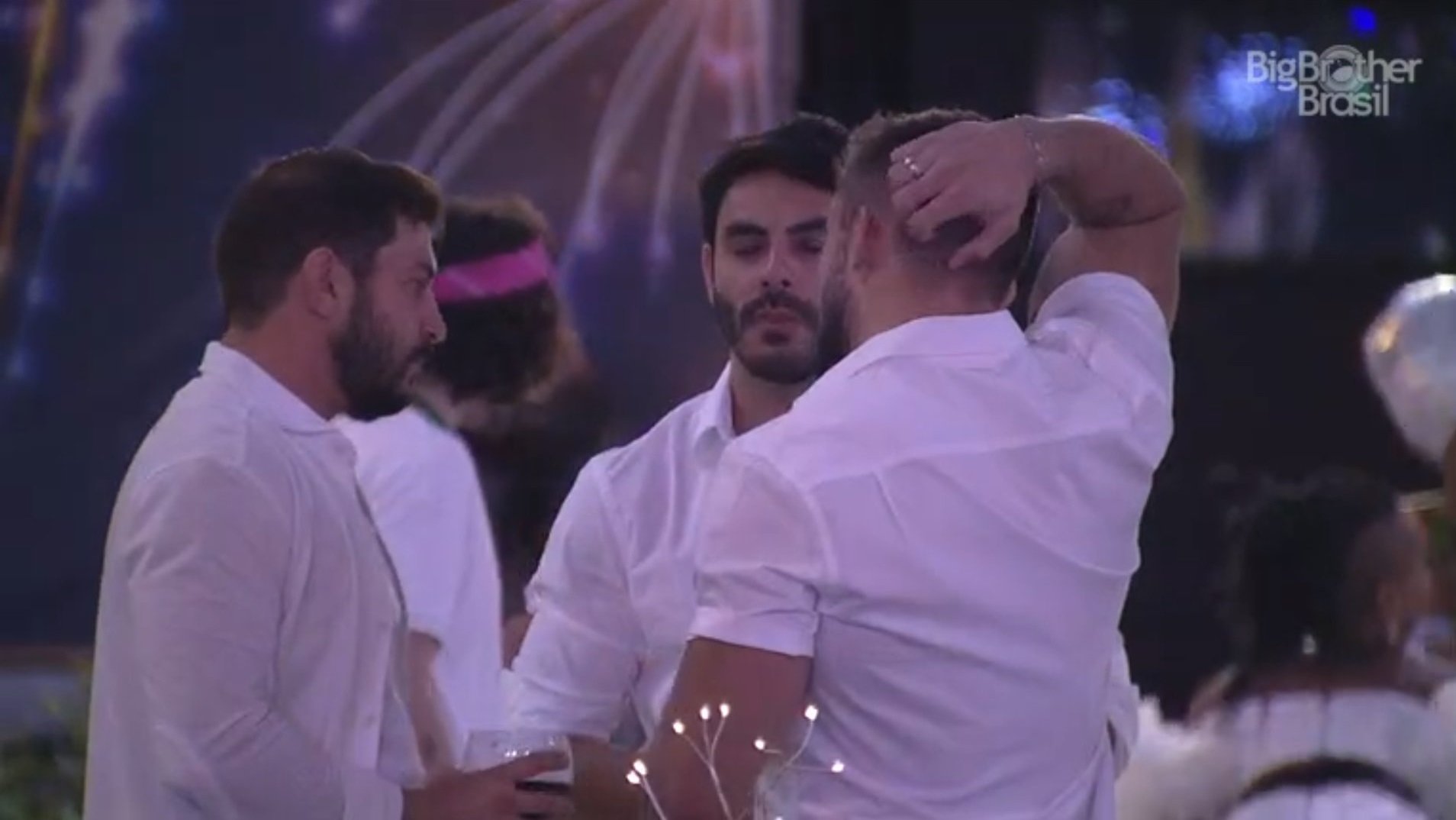 Brothers conversam sobre briga (Foto: Reprodução)