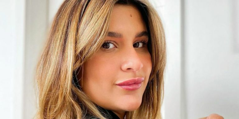 Giulia Costa arrebenta e assume verdade de relação e de notícia de namoro com Bia Bonemer: “Nunca fala” Giulia Costa arrebenta e assume verdade de relação e de notícia de namoro com Bia Bonemer: “Nunca fala”