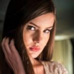 Camila Queiroz é a protagonista da novela (Foto: Reprodução)