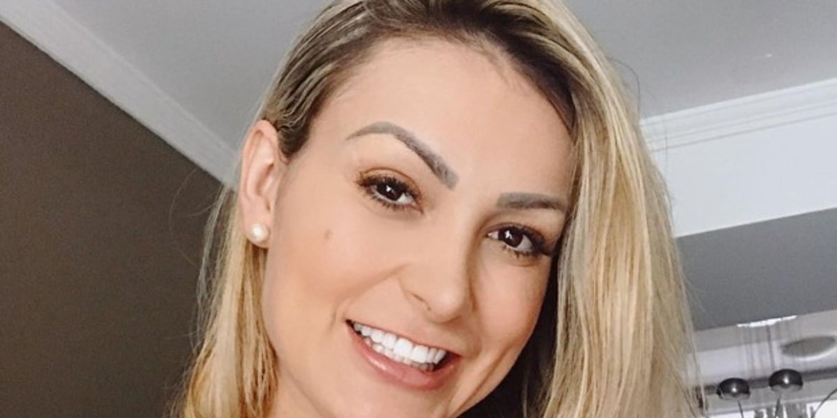http://tvfoco.uai.com.br/wp-content/uploads/2015/05/Daniela-Mercury.jpg