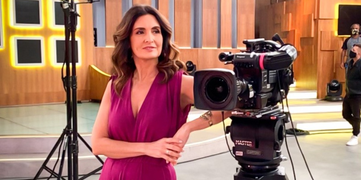 Fátima Bernardes nos bastidores do "Encontro" (Foto: Divulgação/TV Globo)