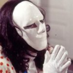 Mascarado paga de herói em A Viagem e evita tentativa de assalto (Foto: Reprodução)