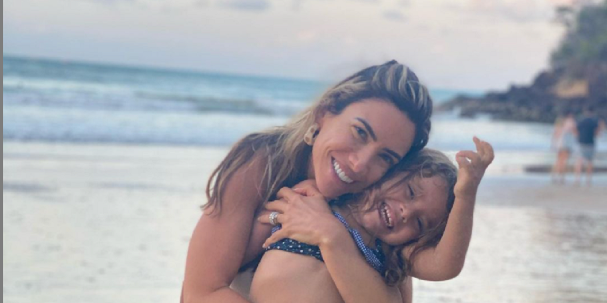Patrícia Abravanel e sua filha (Foto: Reprodução)