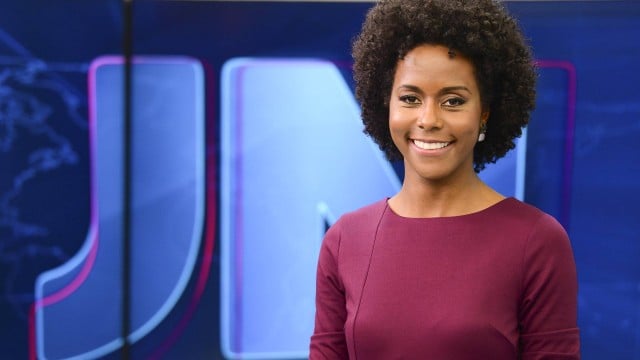 Maju Coutinho foi a primeira mulher negra a fazer parte de forma fixa do corpo jornalístico do Jornal Nacional