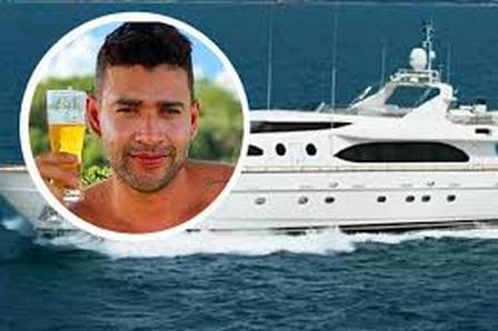 Iate que Gusttavo Lima comprou de Roberto Carlos (Foto: Reprodução)