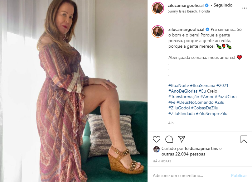 Zilu colocou as coxas para jogo em pose sensual