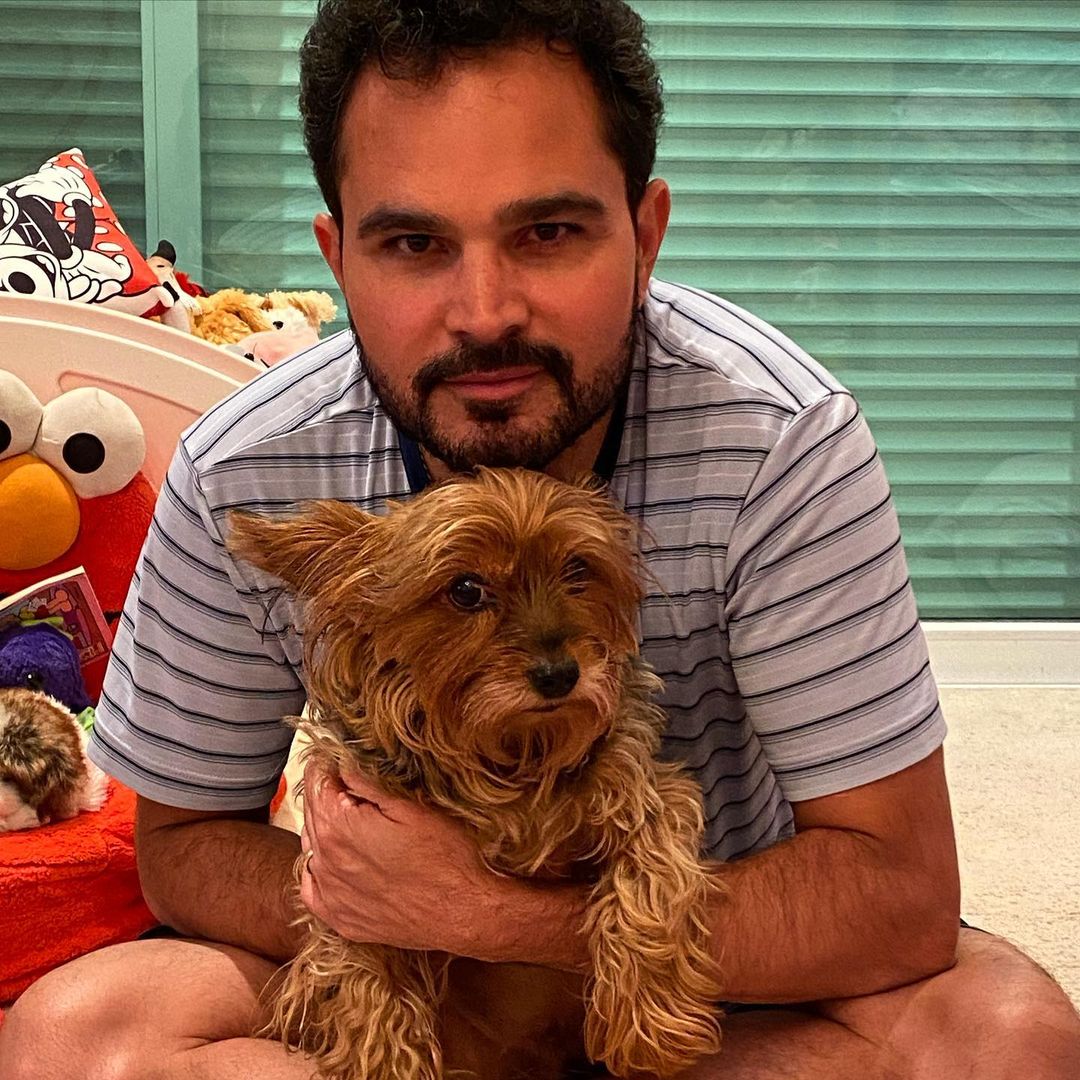 Luciano Camargo com o pequeno Skim (Foto: Reprodução/Instagram)