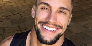 Arthur teve fotos íntimas divulgadas na web (Foto: Reprodução)