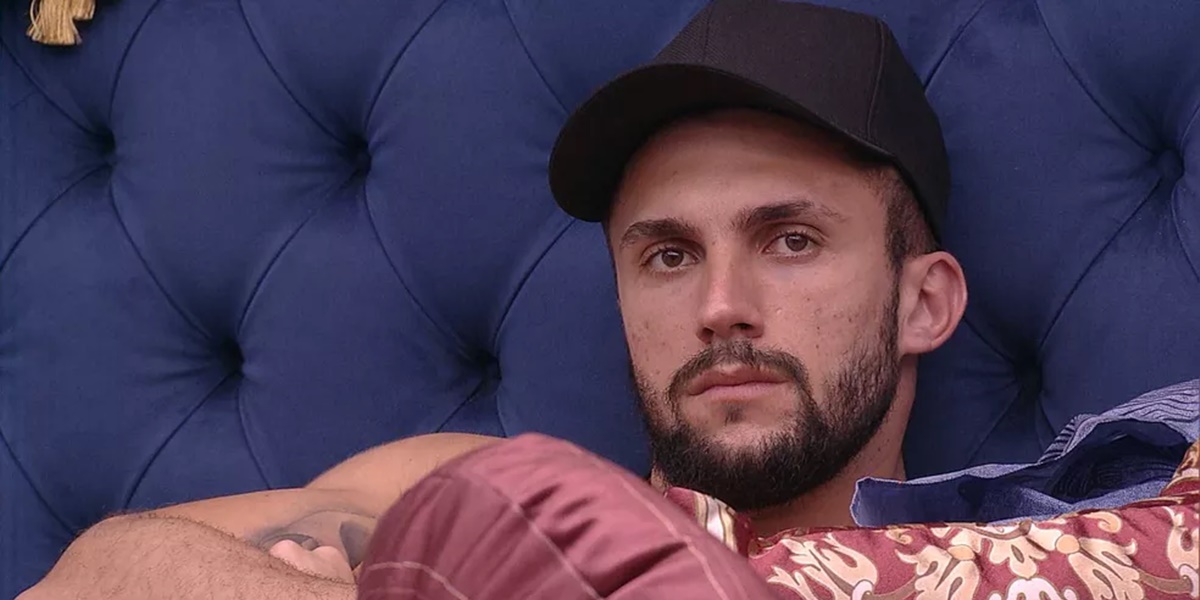Arthur Aguiar detonou Karol Conká em conversa com Caio (Foto: Reprodução)