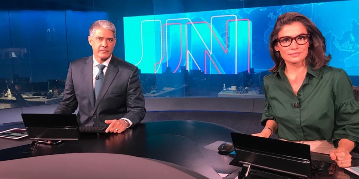 William Bonner e Renata Vasconcellos à frente do Jornal Nacional (Foto: Divulgação / TV Globo)
