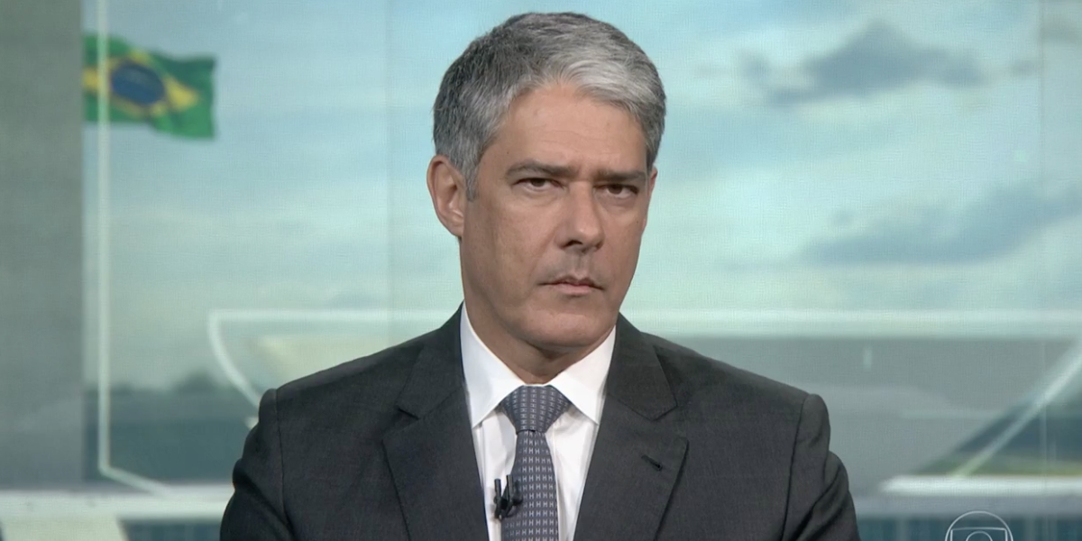 William Bonner durante o "Jornal Nacional", da Globo, na última segunda-feira, 1 (Reprodução)