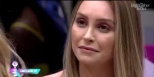 Carla Diaz levou uma verdadeira bronca de Tiago Leifert por supostamente omitir sua verdadeira opinião no jogo da discórdia do 