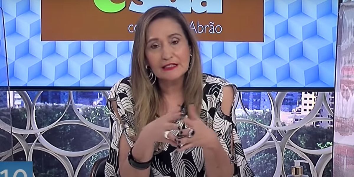 Sonia Abrão se exalta no A Tarde é Sua (Foto: Reprodução / Rede TV!)