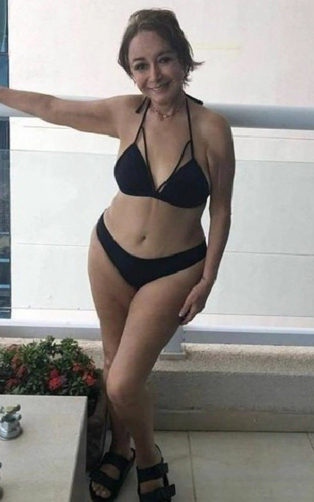 Maria Antonieta, a Chiquinha, de Biquíni (Foto: Reprodução)