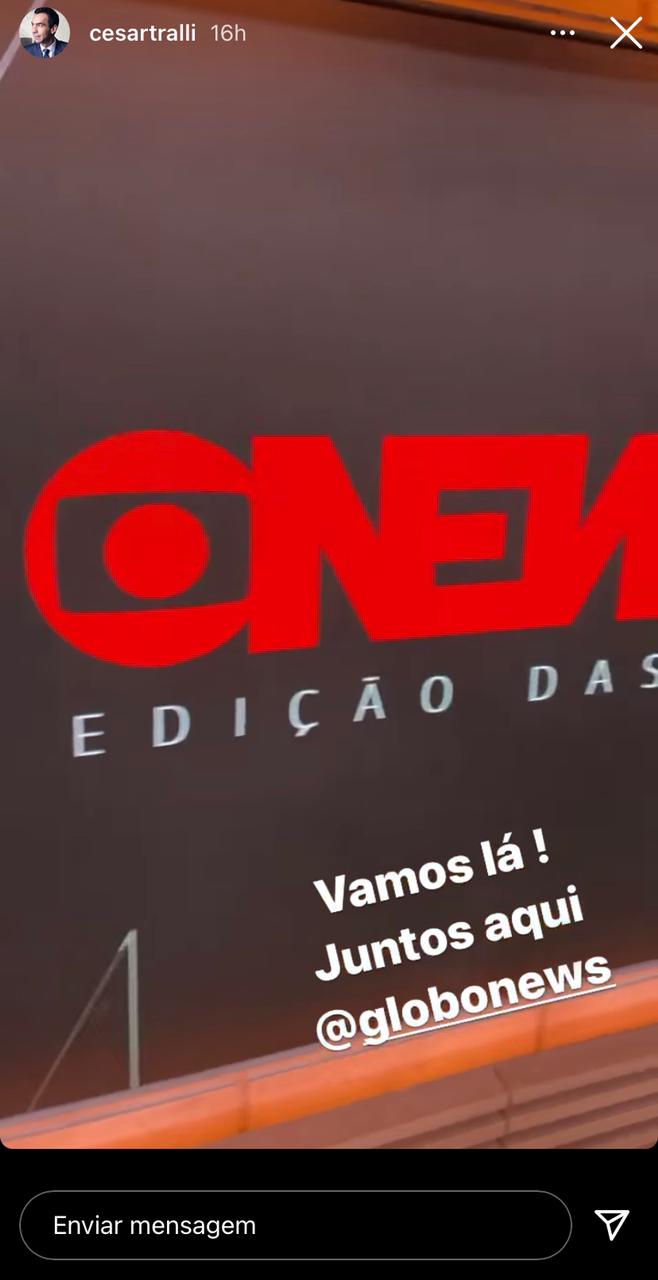César Tralli nos bastidores do Globo News (Foto: Reprodução / Instagram)