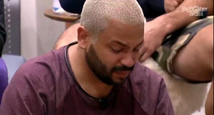 Projota aos prantos após perder prova no BBB21 (Foto: Reprodução)