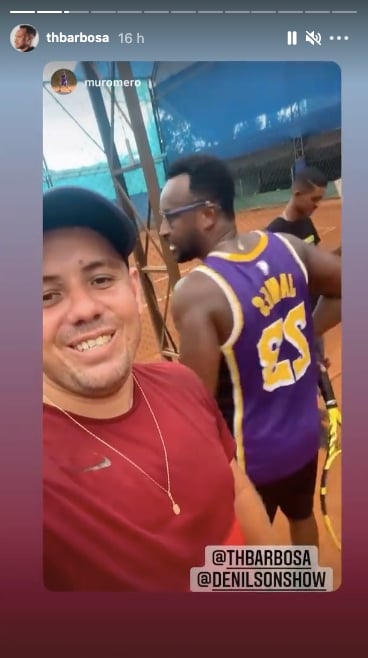 Thiaguinho curte momento com amigos (Reprodução)