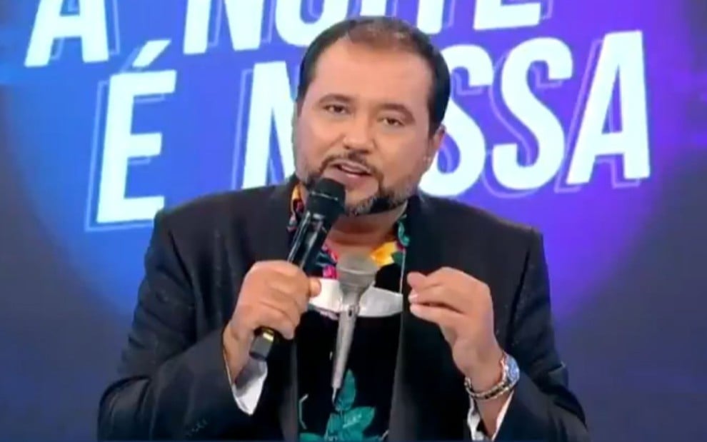 Geraldo Luís apresentando A Noite é Nossa (Foto: Reprodução / Record)
