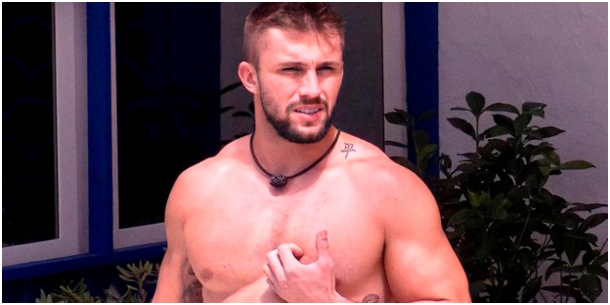 Arthur Picoli acabou mostrando demais no BBB21 - Foto: Reprodução