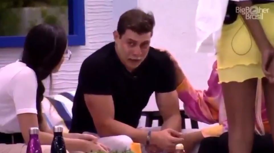 Juliette, Caio e Camilla de Lucas na área externa do programa da Globo Big Brother Brasil (Foto: Reprodução)
