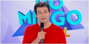 Celso Portiolli usou as redes sociais para expor a saída de sua assistente de palco do Domingo Legal (Foto: Reprodução)